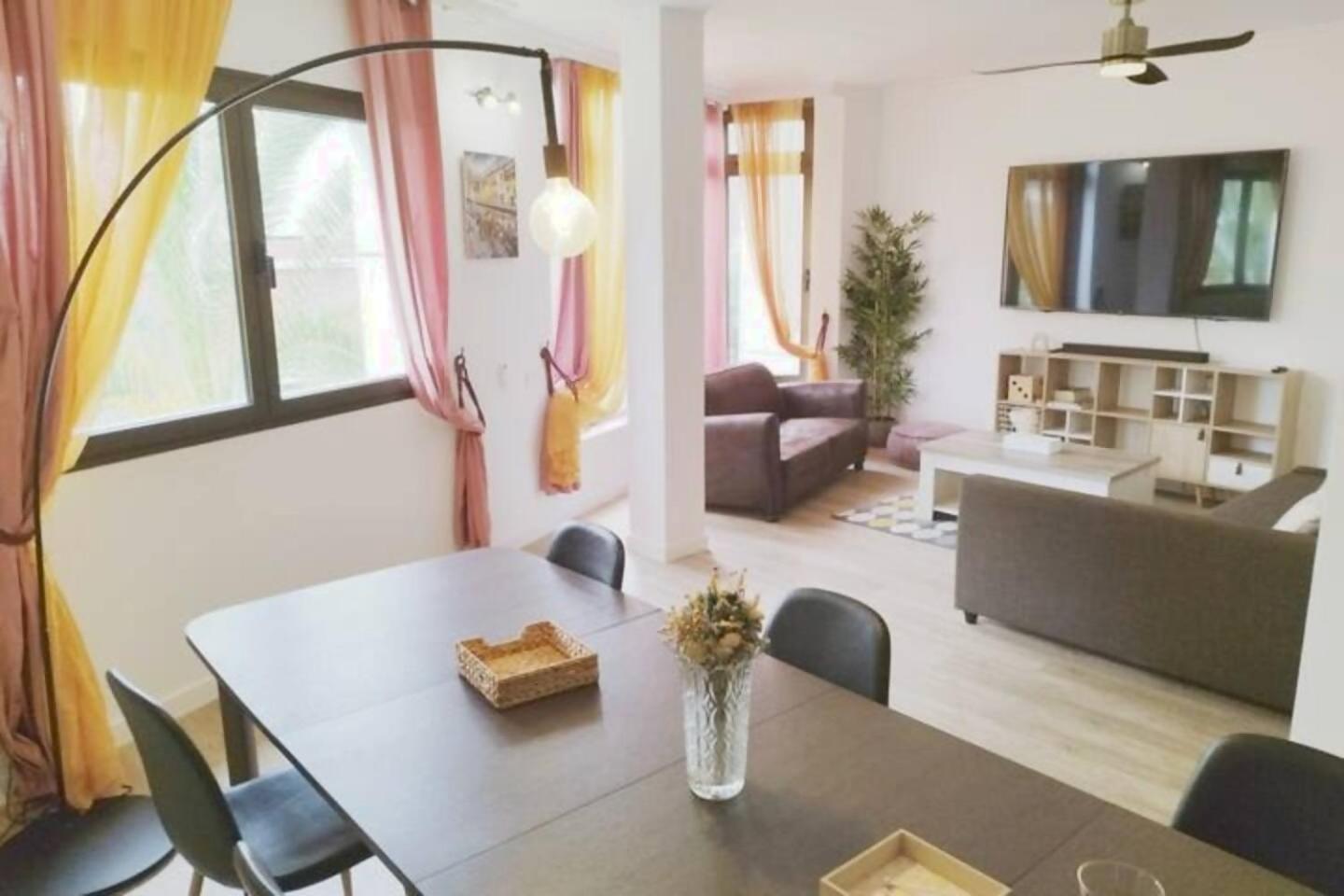 Hjs Plaza Ii Appartement