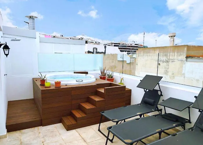 Hjs Guest House - The Comfy Retreat